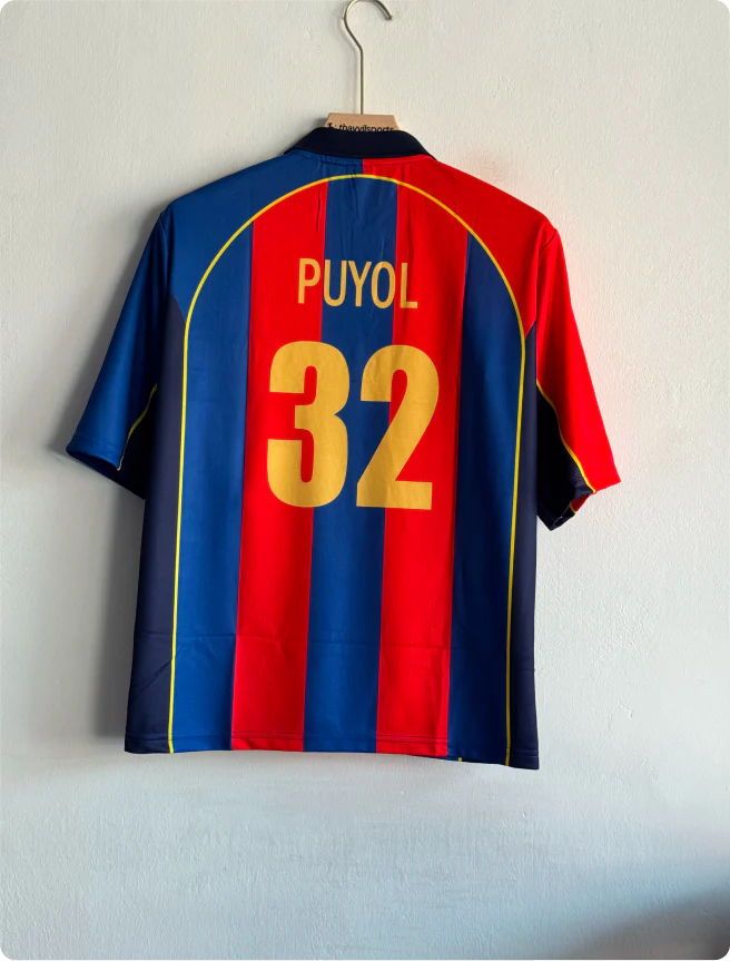 BARCELONA 2001-02 HOME KIT PUYOL FIVESLEEVE POLO