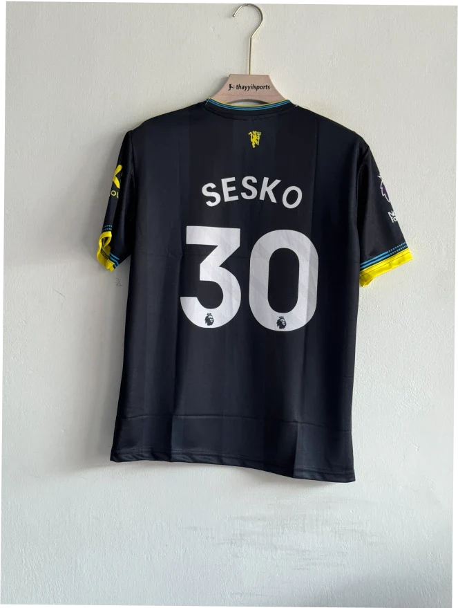 MANCHESTER UNITED 25-26 THIRD KIT SESKO