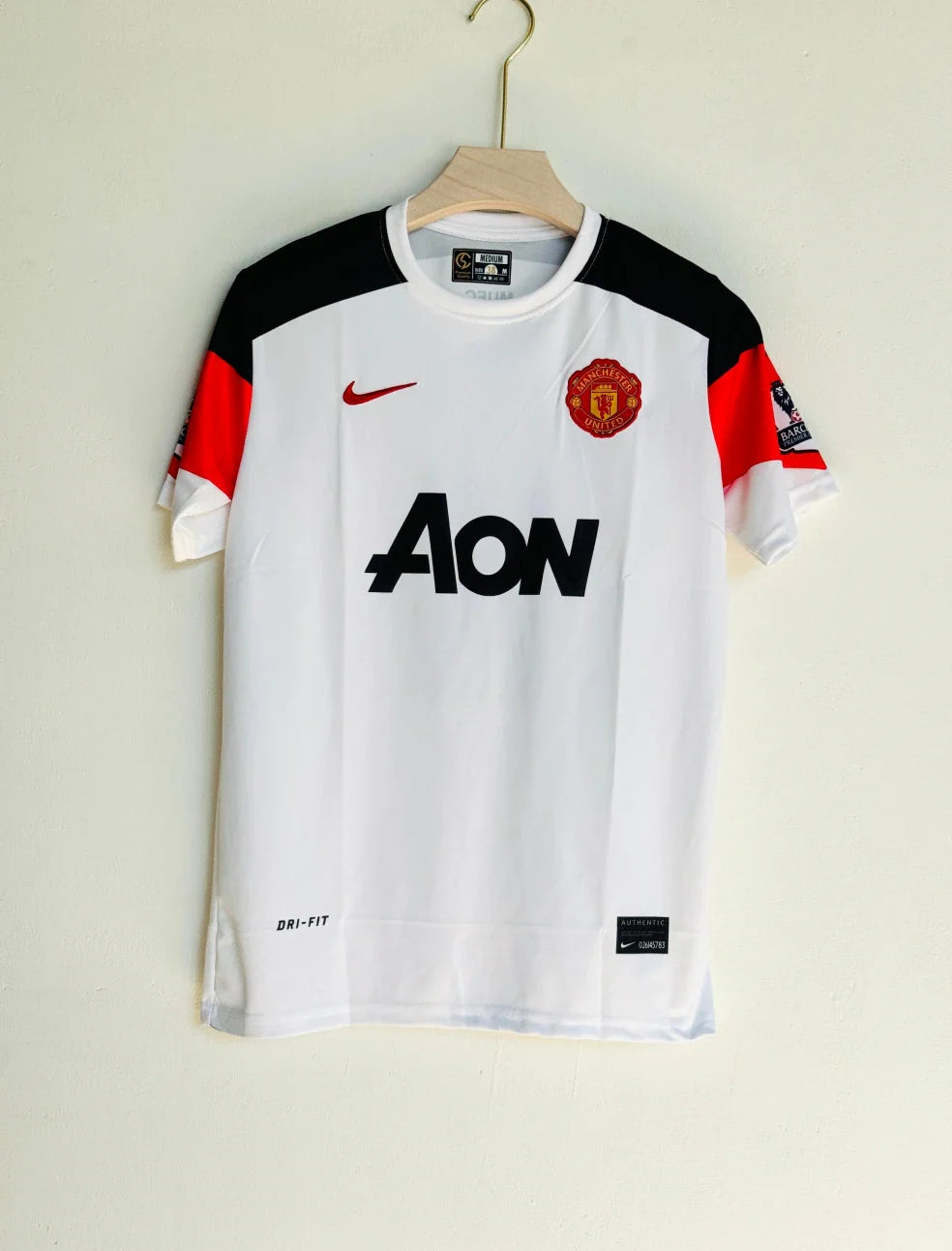 MANCHESTER UNITED 2010/11 AWAY KIT CHICHARITO