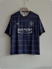 MANCHESTER UNITED 1999-2000 AWAY KIT KEANE FIVESLEEVE