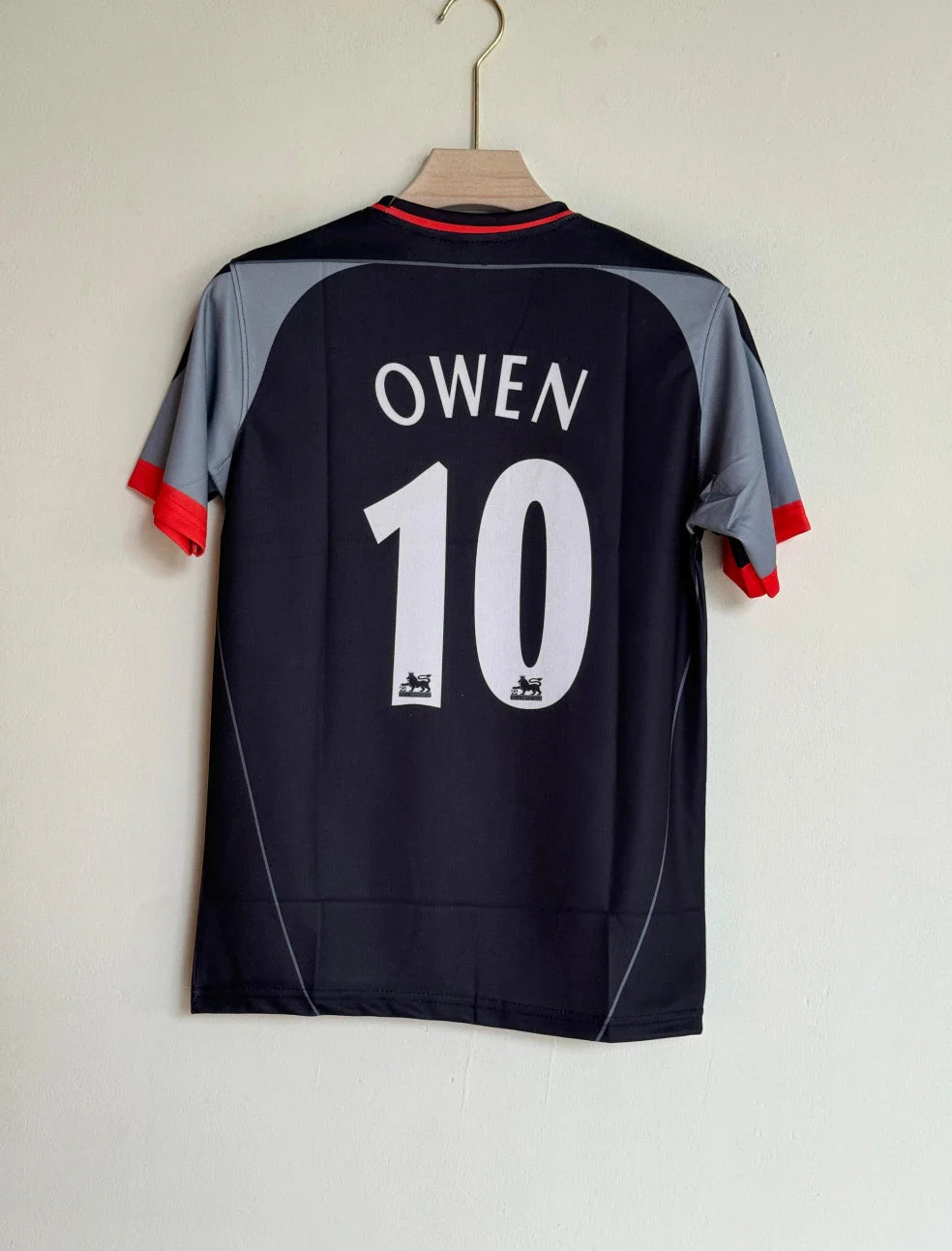 LIVERPOOL 2002-03 AWAY KIT OWEN