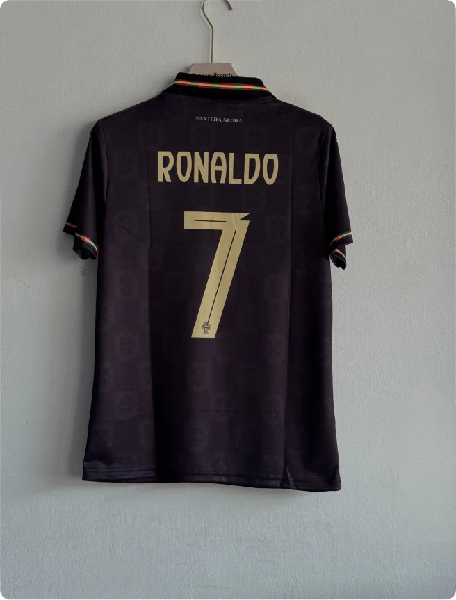 PORTUGAL 25-26 BLACK KIT RONALDO POLO PREMIUM