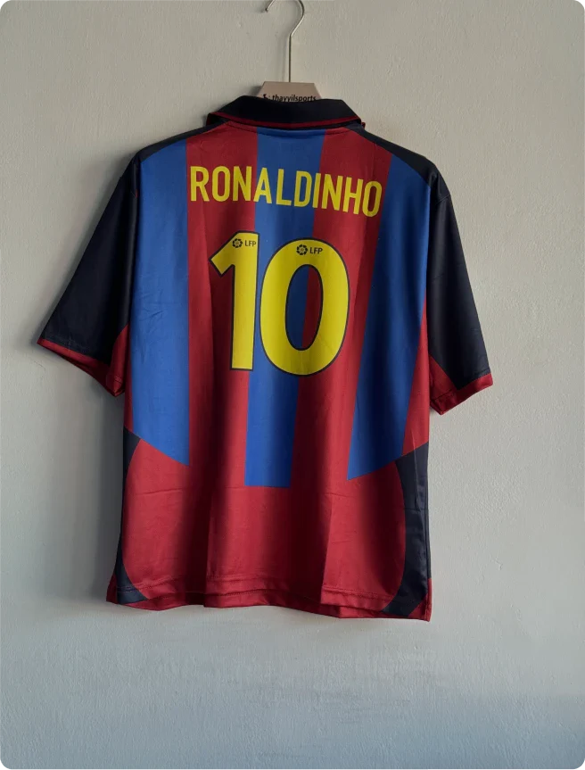 BARCELONA 2003-04 HOME KIT RONALDINHO FIVELEEVE POLO